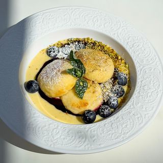 Сирнички з чорницею та лохиною (250г)