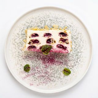Торт Вишневий (225 г)