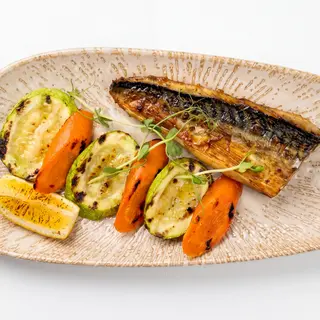 Філе скумбрії запечене з овочами гриль (270г)