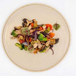 Теплий салат зі свининою (270 г)