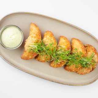 Міні-чебуреки з лососем (220 г)
