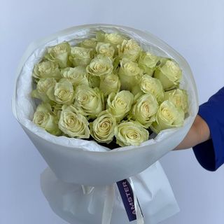 Букет 25 білих троянд