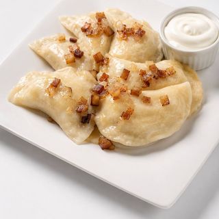 Варенички з м*ясом та шкварками 260г.