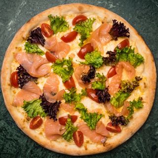 Піца Цезар з лососем 30см (400г)