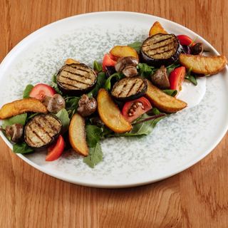 Салат з печеними овочами (220г)