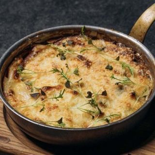 Запечений язик із грибами (320г)