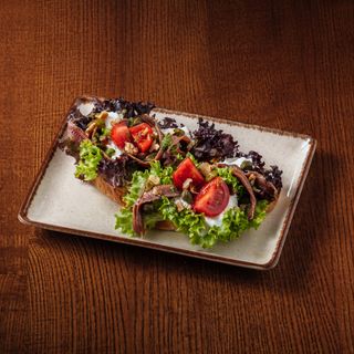 Канапка з анчоусами та страчателою (250 г)