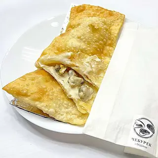 Чебурек з мідіями (295г)