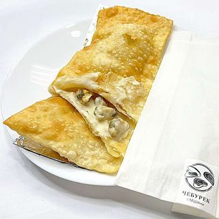 Чебурек з мідіями (295г)