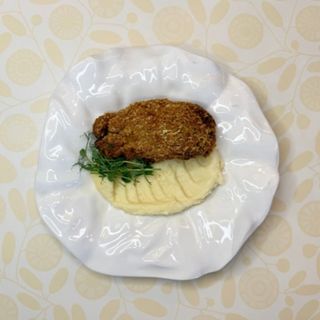 Котлета по-київськи з картопляним пюре