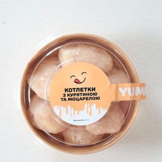 Курячі котлетки з моцарелою