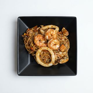 Локшина з морепродуктами
