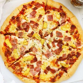 Large Hawaiian Chicken Pizza