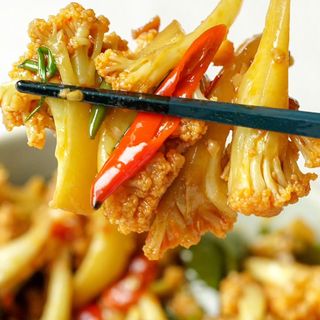 Stir Fried Cauliflower In Dry Pot