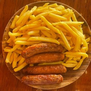 4 sausages & L. Chips