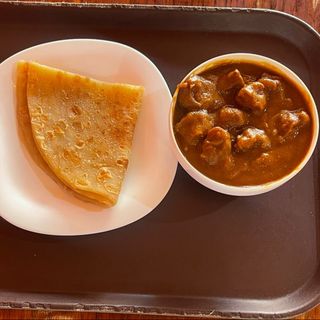 1 chapati +Beef Sauce