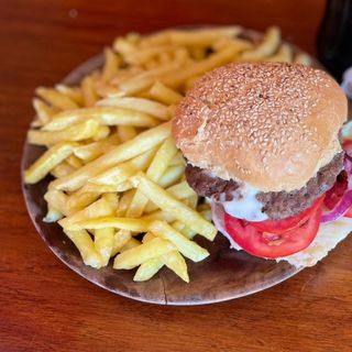 Beef Burger & R. Chips