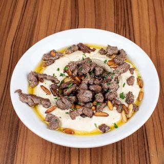 Hummus With Beef Shawarma
