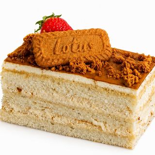 Lotus Biscoff Cake Slice