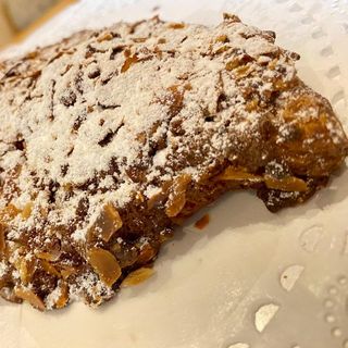 Almond Croissant 