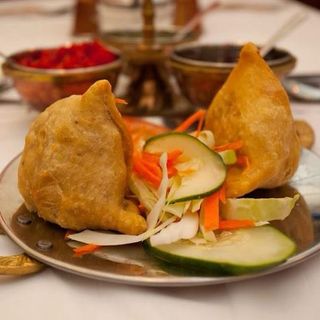 Veg Samosa (2Pcs) (A snack-known by the whole world)