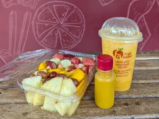 Rainbow fruit salad + Juice 300ml + Shot