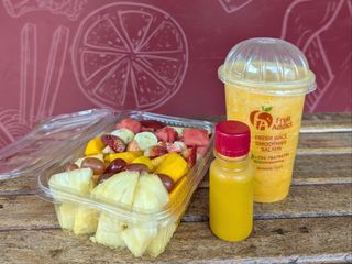 Rainbow fruit salad + Juice 300ml + Shot