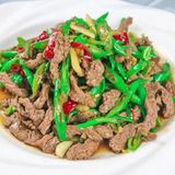 Stir-fried Beef with Green Peppers