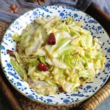 Hand-shredded Stir-fried Cabbage