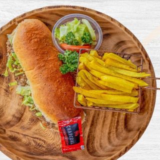 Cheesy Beef Sandwich and min Chips 