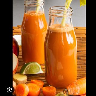 Carrot juice and lemon