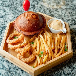 Ivoryy Signature UFO Burger