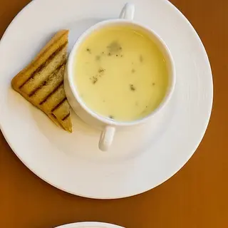 Mowi mushroom soup