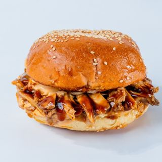 Pulled BBQ chicken slider