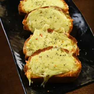 Garlic cheese bread