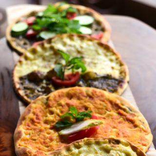 Mix zaatar & cheese manakish