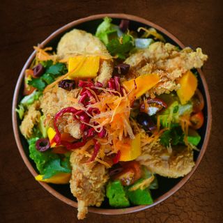 Crispy chicken salad