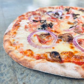 Bacon and Mozzerella Pizza