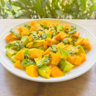 Avocado and Mango salad (V)