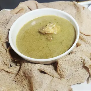 Kisra with Bamia or Omrogaiga