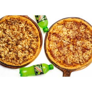 2 medium Pizza +2 soda