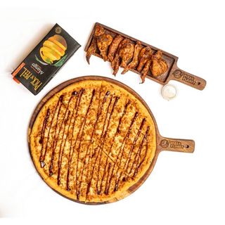 Pizza Large+10 Wings+ Pick and Peel 1L Juice