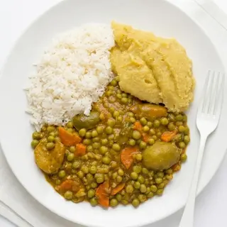 Fresh Cowpeas and Matooke with Rice