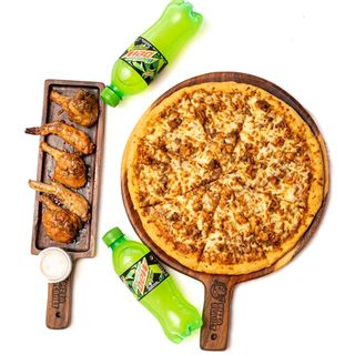 Medium Pizza +6 wings + 2 sodas