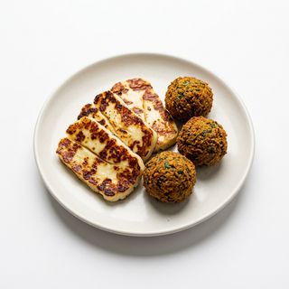 Ser halloumi/ falafel