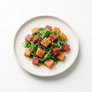 13. Alghe wakame con pesce crudo