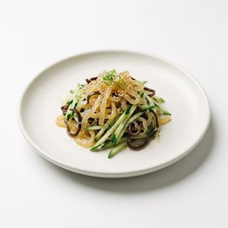 Medusa con cetriolo e funghi