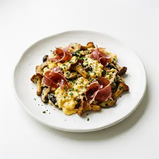 Revuelto De Setas Y Jamón Serrano