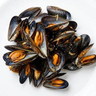 Impepata di cozze fresche