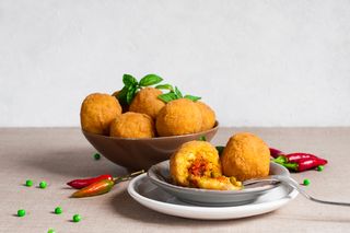 Arancina (artigianale): ragù e mozzarella